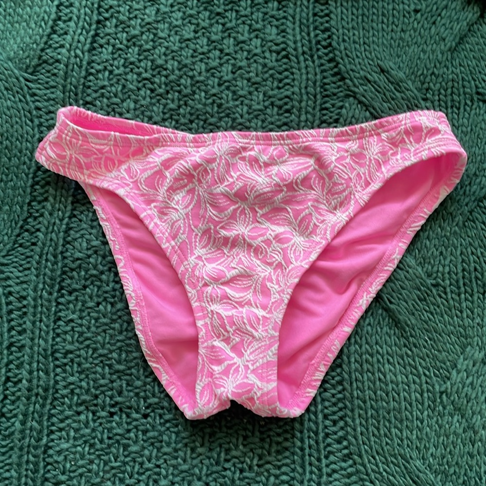 Pink Bikini - Picture 7 of 9